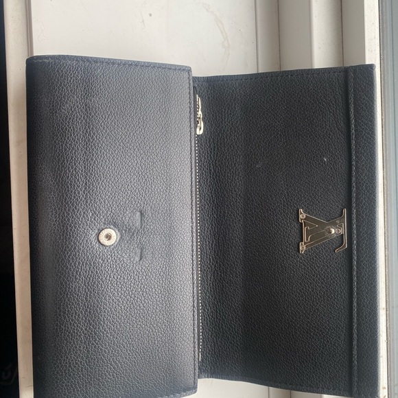 Louis Vuitton Wallet - Picture 3 of 4